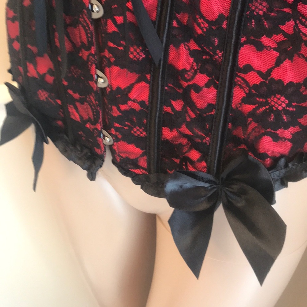 🌹 Sexy Red/Black Bustier Top - Picture 3 of 9